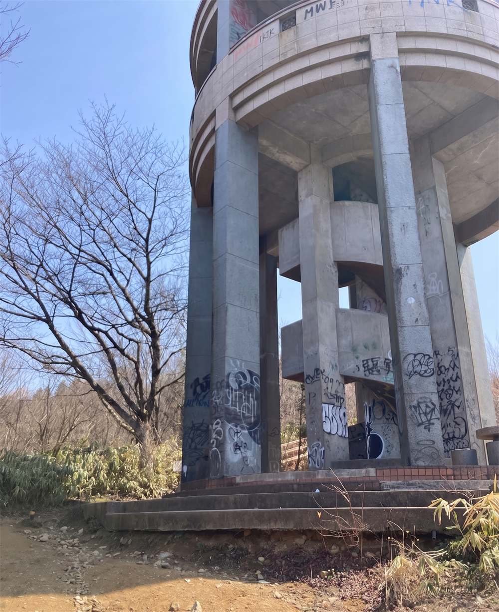 和泉葛城山山頂側にある螺旋状の展望台